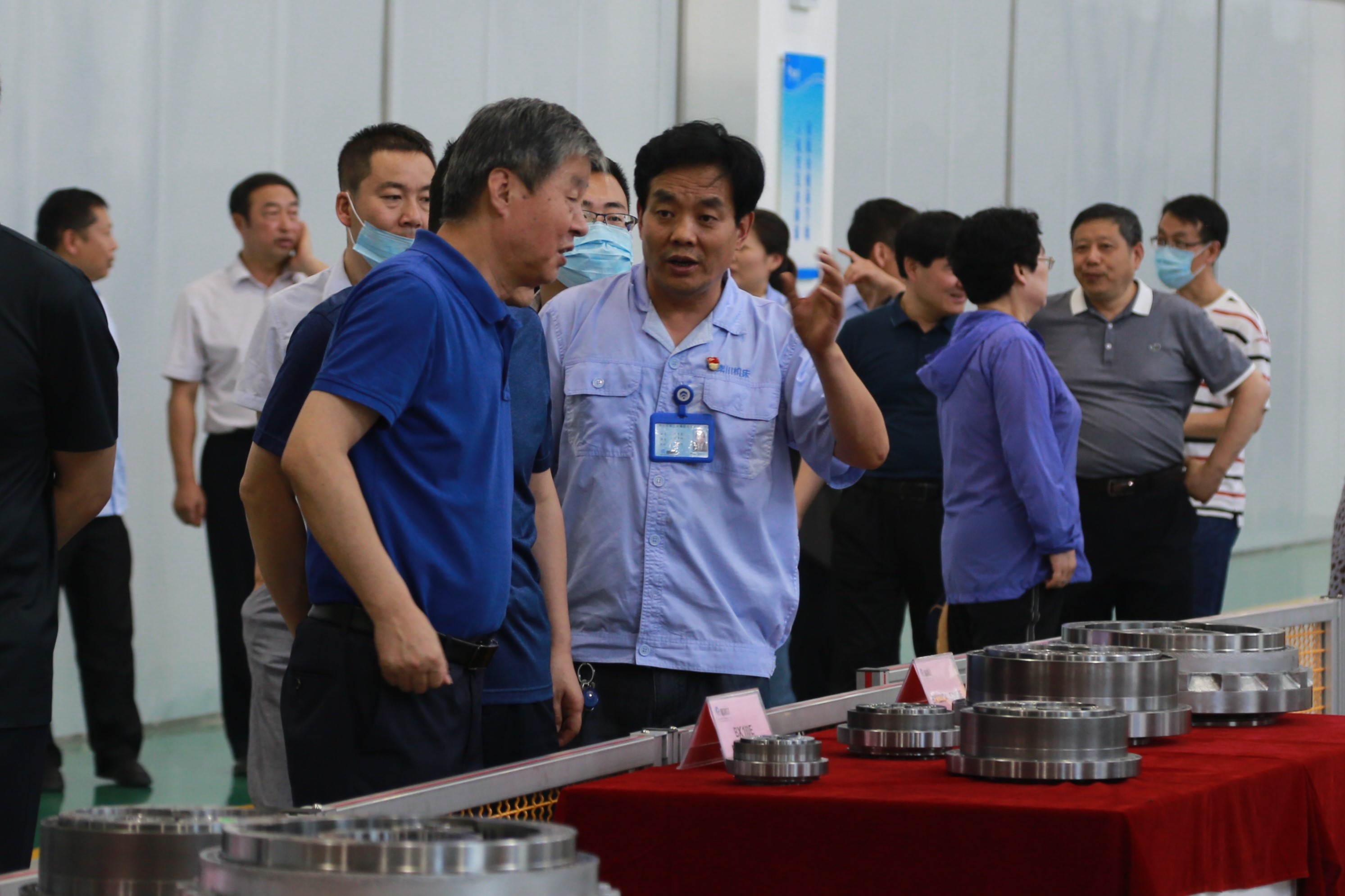 咸陽市政協(xié)主席汪文展一行蒞臨秦川集團(tuán)專題調(diào)研