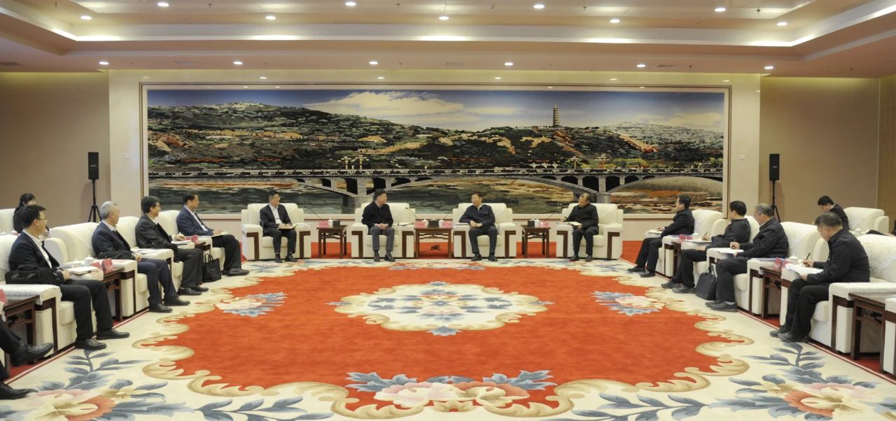 陜西省委常委、延安市委書記趙剛會(huì)見嚴(yán)鑒鉑董事長一行