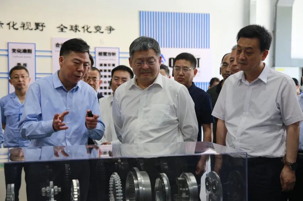 陜西省屬企業(yè)改革創(chuàng)新觀摩團(tuán)走進(jìn)秦川集團(tuán)、法士特集團(tuán)