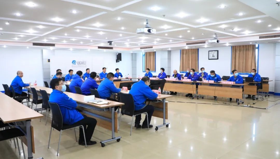 嚴(yán)鑒鉑：鼓足干勁 協(xié)同作戰(zhàn) 沖刺既定目標(biāo)任務(wù)