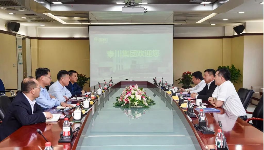 嚴(yán)鑒鉑董事長與寧波江豐電子董事長姚力軍座談交流